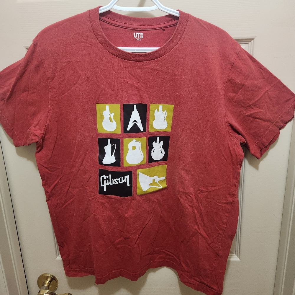 Gibson guitar Uniqlo T-shirt